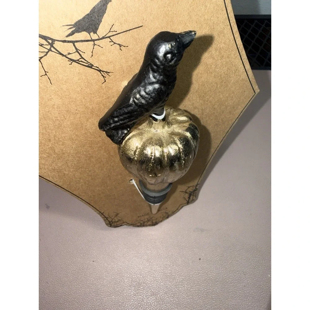 Hallow's Eve Halloween Bottle Stopper Crow on Gold Pumpkin‎ Wine Bar Decor